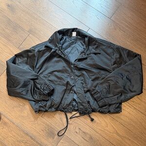 Divided H&M Black Cropped Bomber Jacket Small C27-046